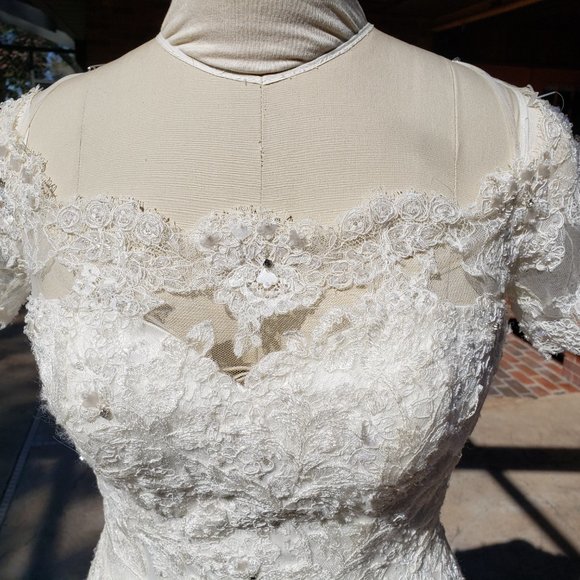 NWT INTUZURI Mermaid Style Lace Galore Wedding gown - Picture 4 of 16